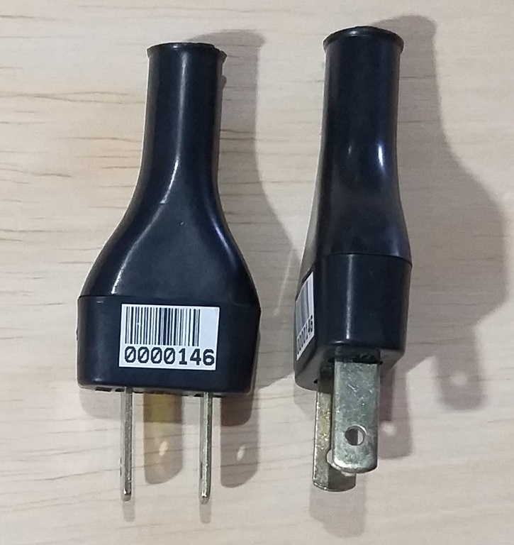 ENCHUFE PLAST/NEGRO TIPO PERUANO