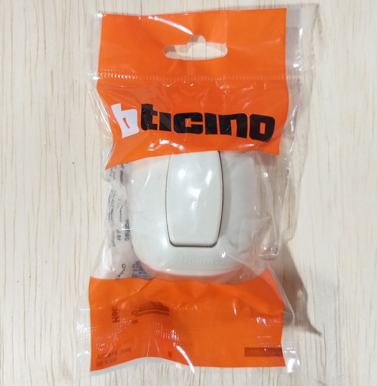 INTERRUPTOR S/P TICINO OVALADO P52 SENC