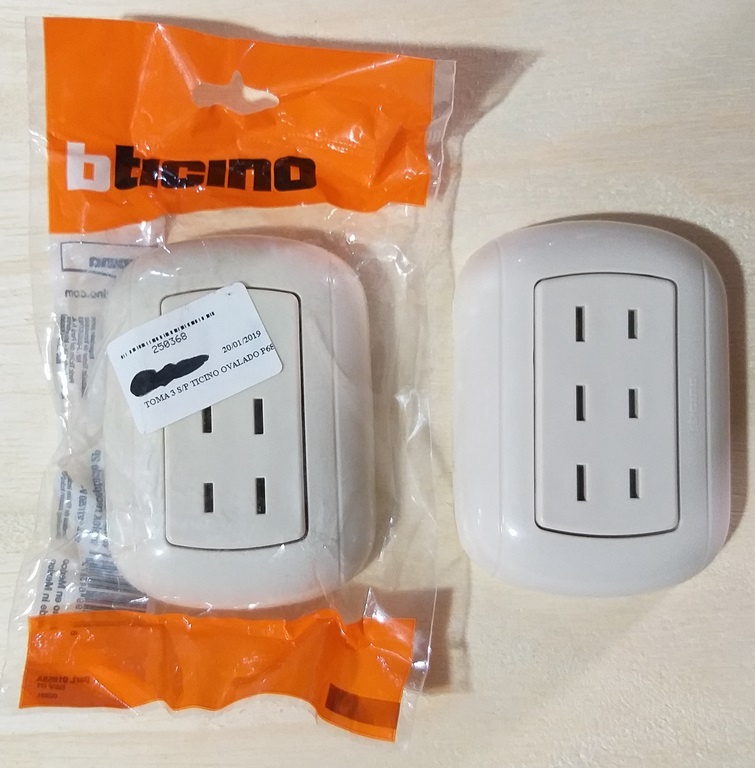 TOMA 3 S/P TICINO OVALADO P68