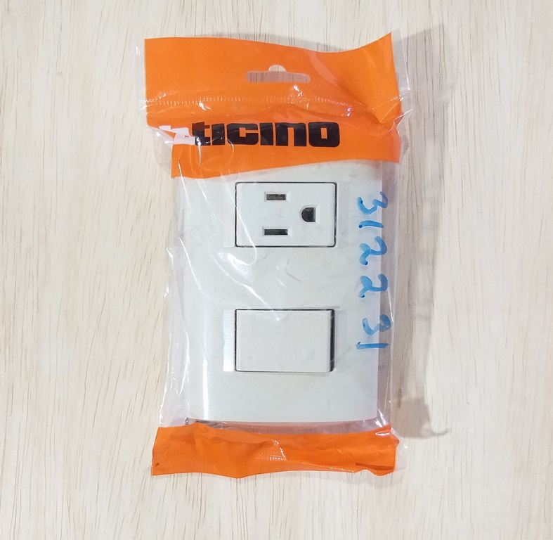 TOMA INTERRUPTOR MODUS STYLE 3P AE2231EM TICINO